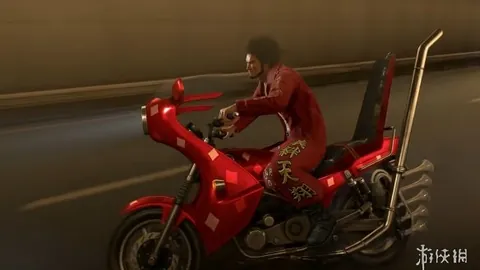 《卡塞米罗续约新规揭晓：首发战靴绑定表现，每战必首发成新挑战！》