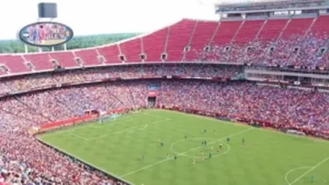 《鲁尼惊人坦白：左耳失聪成谜，听力问题原因待解！》